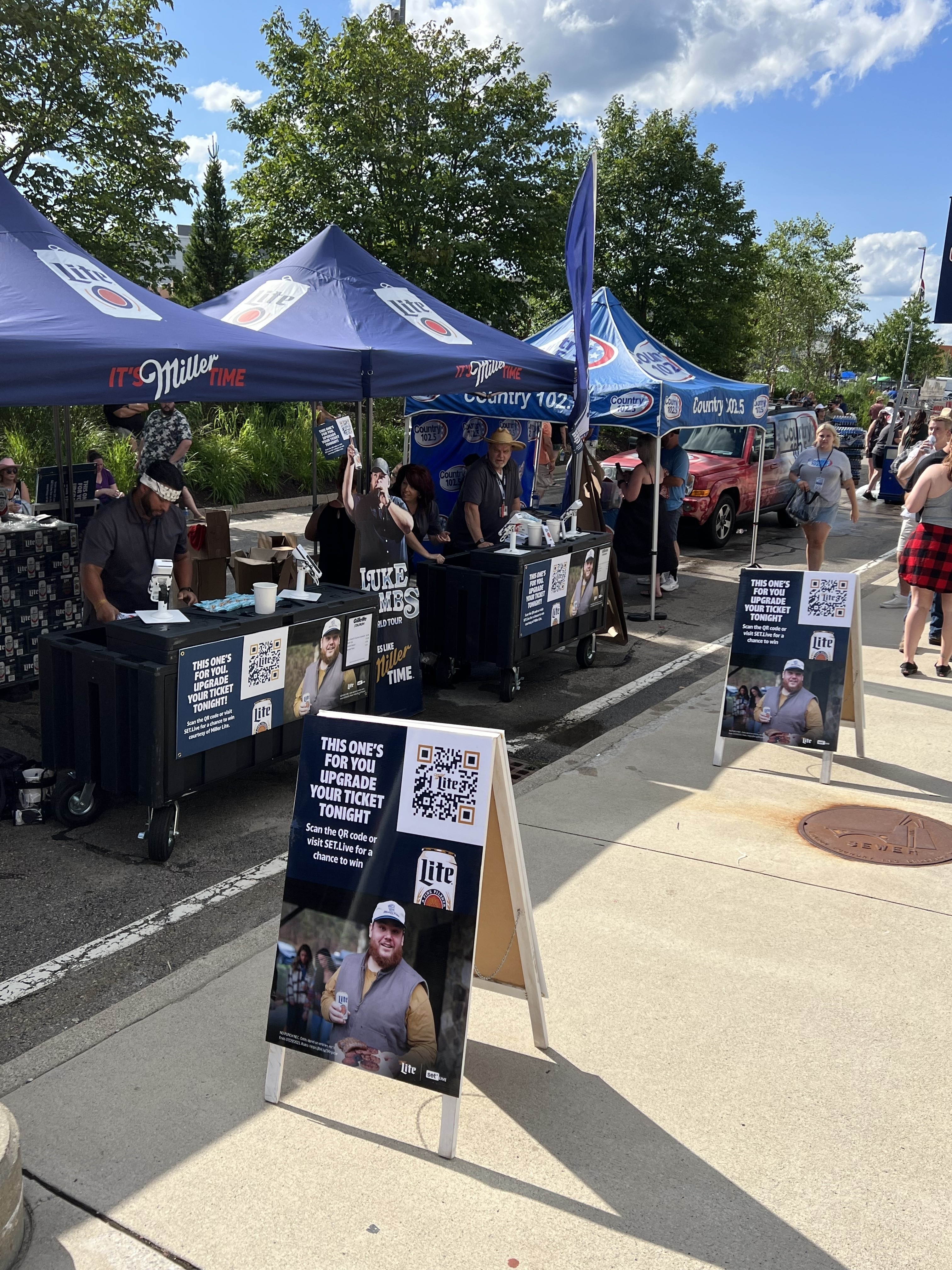 Miller-Lite-Luke-Combs-Tailgate