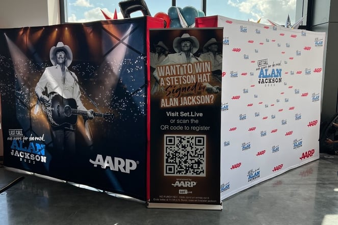 MAX_Experiential_SET-AARP_AlanJackson_22-1-2