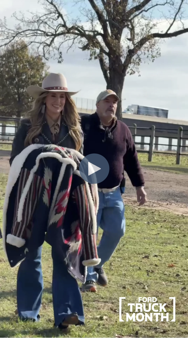 STL-Lainey-Wilson-Ford-Community-Thumb